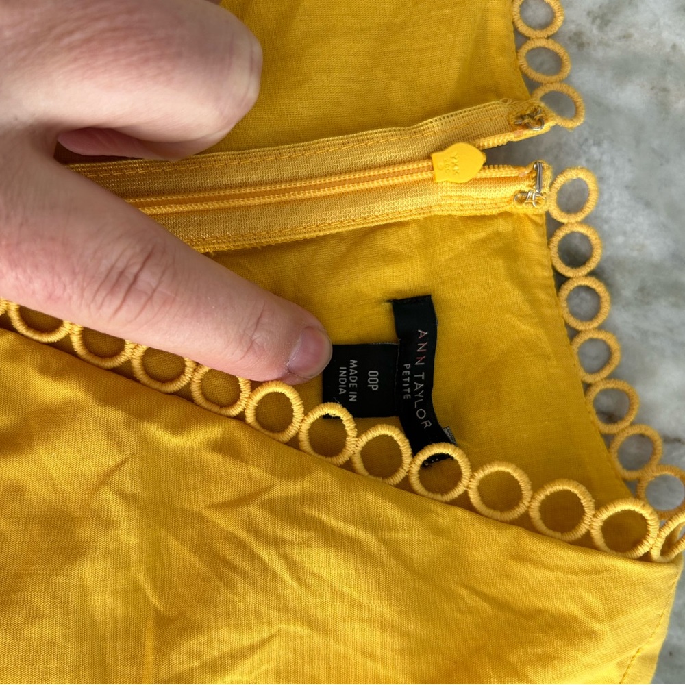 Ann Taylor
00P
Yellow eyelet dress - Picture 3 of 4